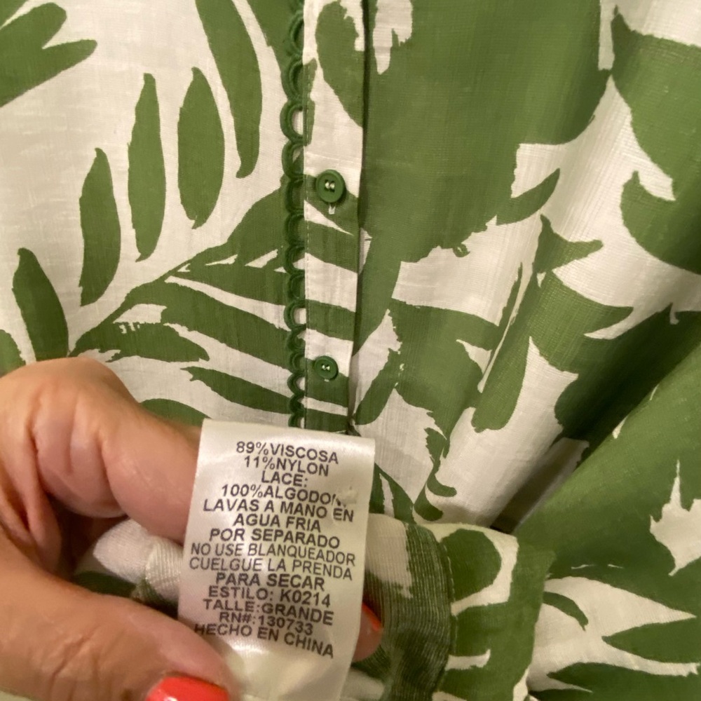 Green and White Floral Button-Up Shirt - Picture 5 of 5